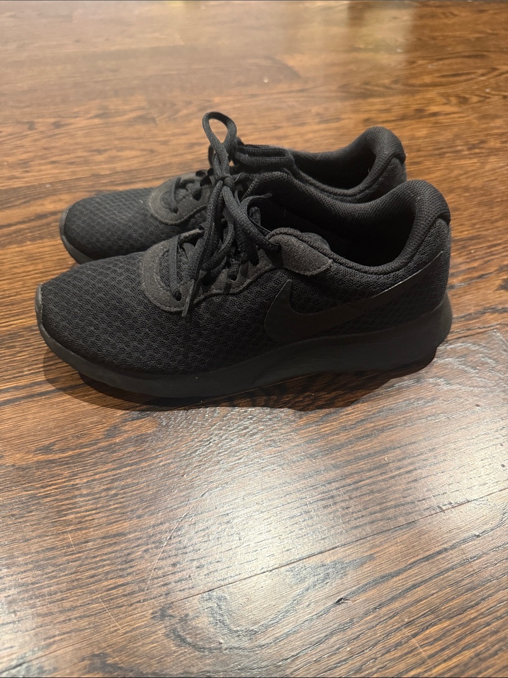 Nike Tanjun Black Women's Running Shoes 7